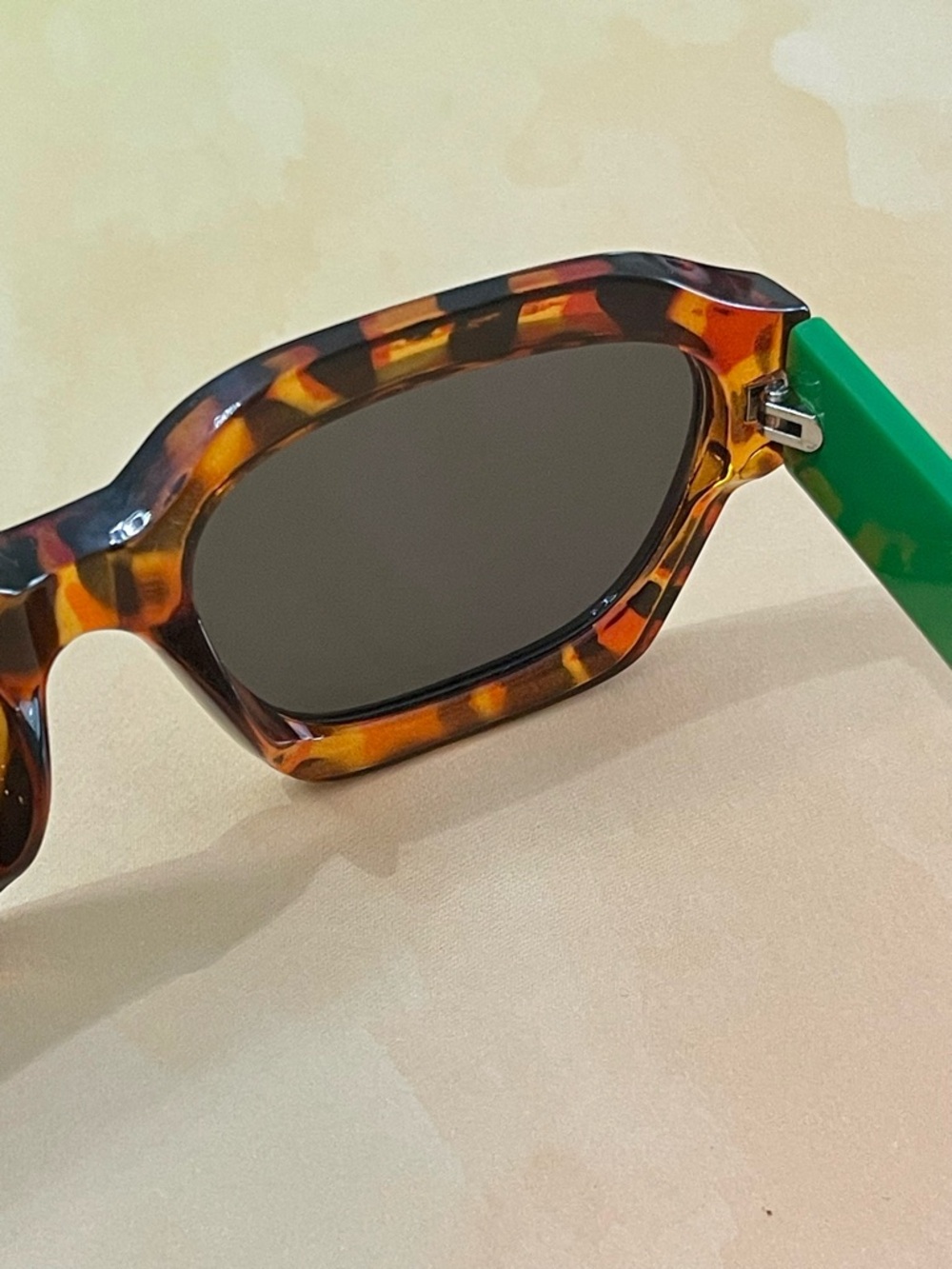 🤎🌳 Free People Tortoise Shell Sunglasses with Green Temples 🌳🤎 - Picture 13 of 15